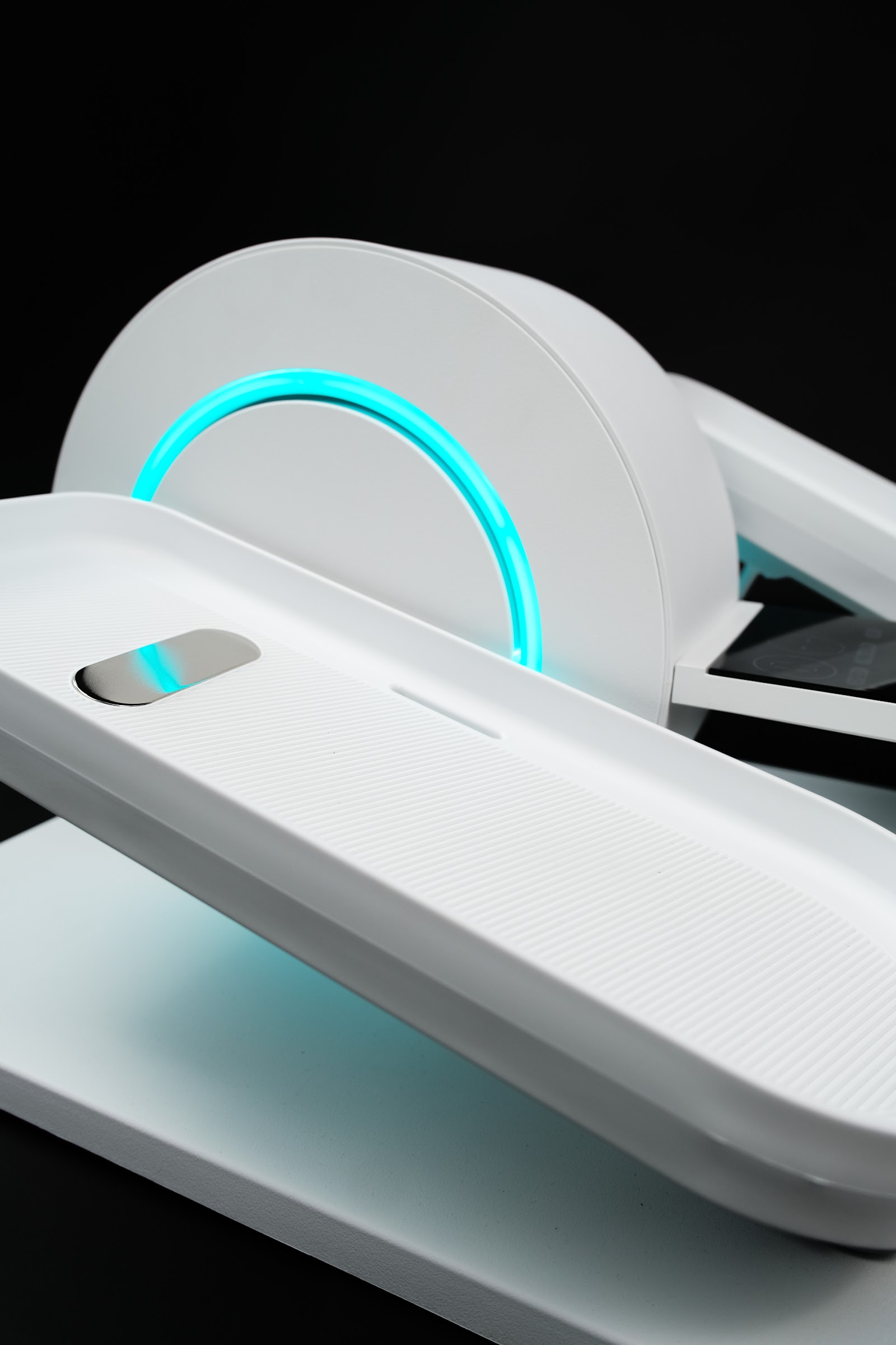Pulse Step — Pulse ring: Ambient cyan lighting signals the active session.
